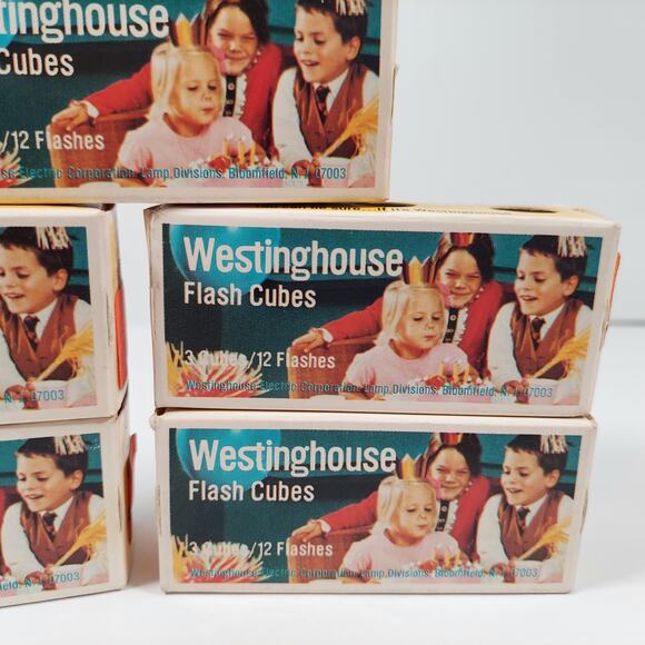Vintage Flash Cubes Lot Westinghouse 5 Boxes 15 Camera Flashcubes 60 Flashes - Picture 2 of 13